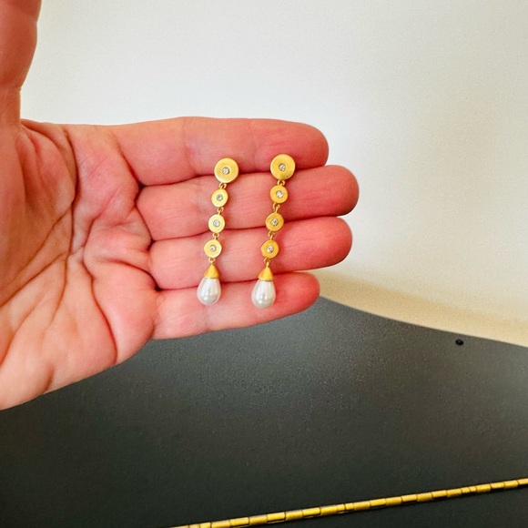 Julie Vos NWT authentic rare luxury minimalist pearl CZ drop statement earrings - Picture 7 of 17